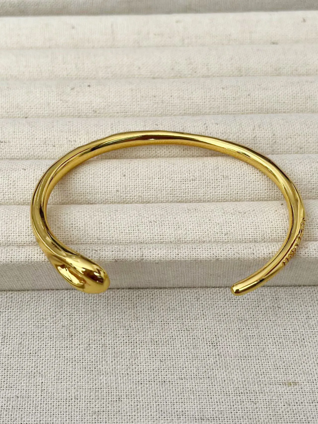 2023 trendy UNOde50 fashion electroplating 925 high-quality simple bracelet women's holiday gift