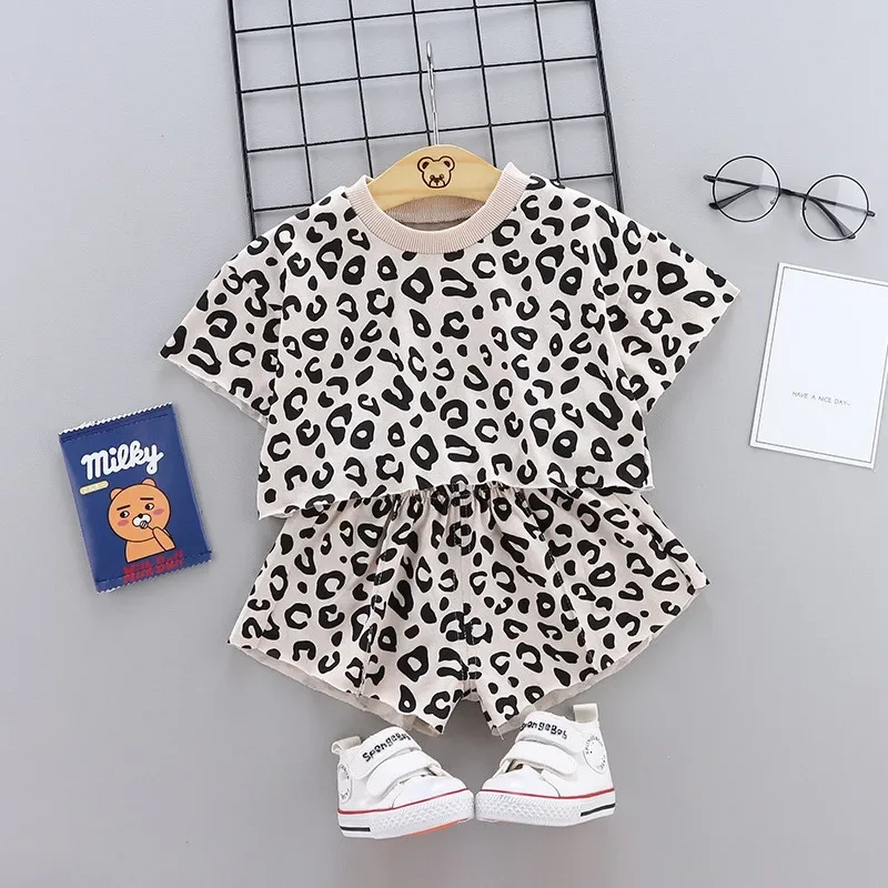 Kids clothing set girls clothing set Summer Children's girls Clothing Sets Fashion Print Short Sleeve T-Shirt + Shorts 2 Pcs