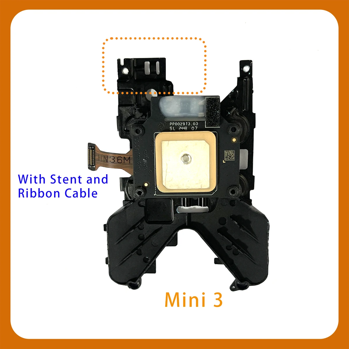 Lampe de poche tactique Mini 4 Pro GPS accrochée à un sac, prête pour les activités extérieures.