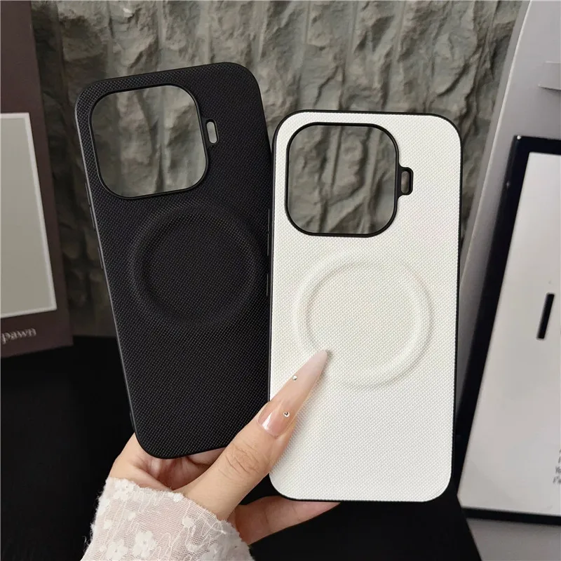 Elegant Diamond Texture Leather Magnetic Case with MagSafe Compatibility