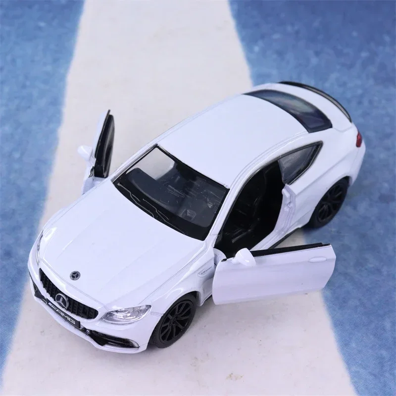 1:36 Mercedes Benz C63 AMG Coupe Alloy Car Model Exquisite Diecast