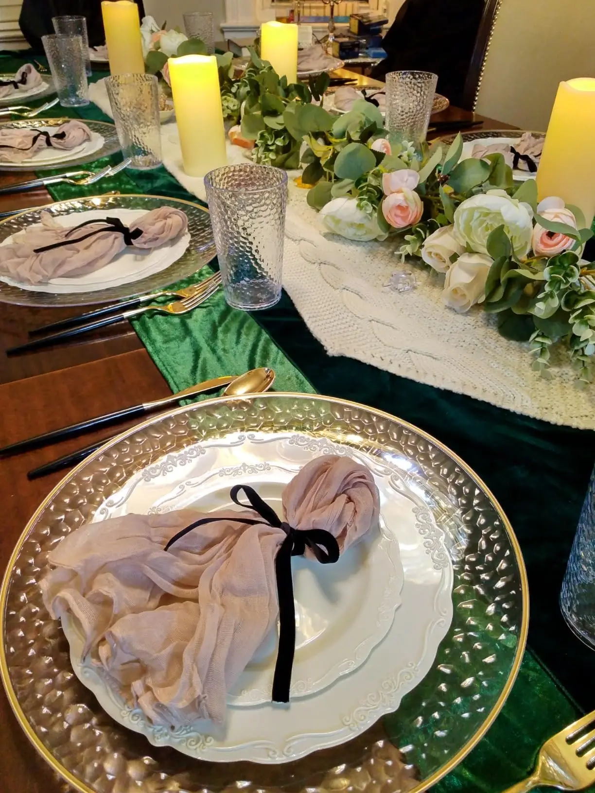 24 PCS Gauze Table Napkins 20x20 Inch Soft Cheesecloth Wrinkled Dinner Napkins for Weddings Party Reception Anniversary