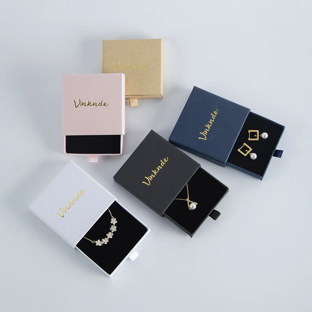 100pcs Jewelry Boxes White Black Thick Kraft Paper Drawer Gift Box Custom Logo 8x8x1.7cm Necklace Earrings Ring Packaging Case