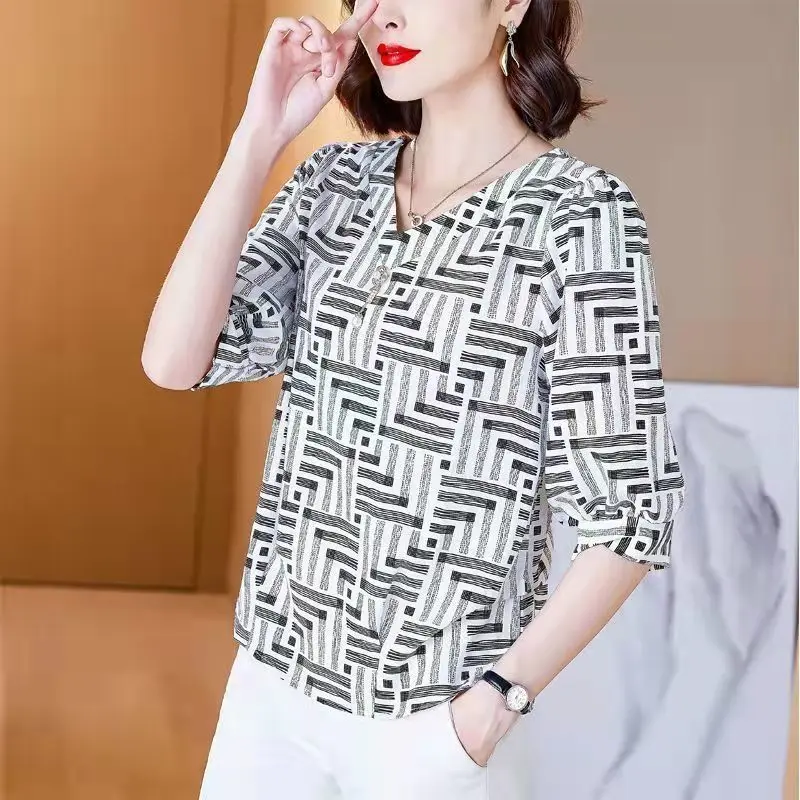 Women's Korean Geometric Line Shirt Spring Summer Casual 3/4 Sleeve Commute V-Neck Fashion Three-dimensional Decoration Blouse