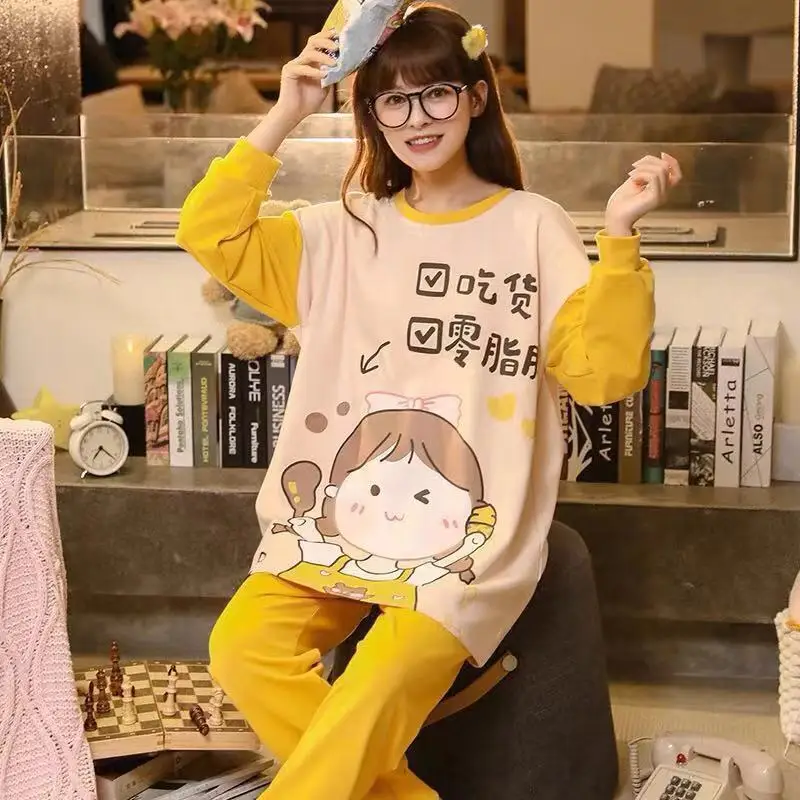 Рисунок 3 - Женская осенне-зимняя пижама с