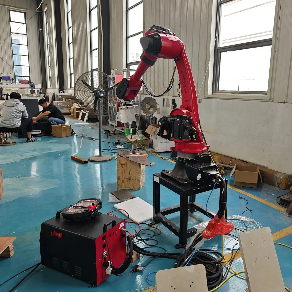 Six-Axis Automatic CNC Robotic Arm Fiber Laser Welding Machine Raytools Raycus MAX Generator 2