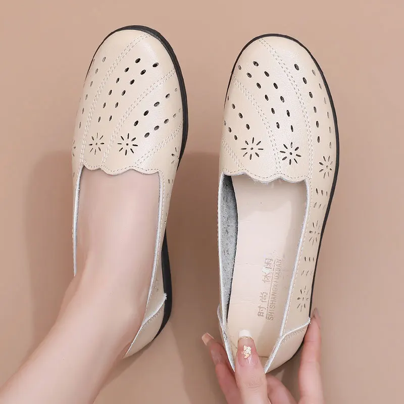 

Women New Loafer Summer Hollow Breathable Ladies Casual Flats Shoes Soft Sole Comfortable Mom Leather Flat Shoes Female Moccasin