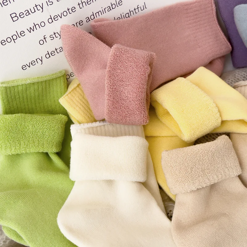 

5 Pairs Women Long Sock Solid Color Fashion Women Socks Winter Warm Comfortable Cotton Terry Bottom Socks Candy Colors Drop Ship