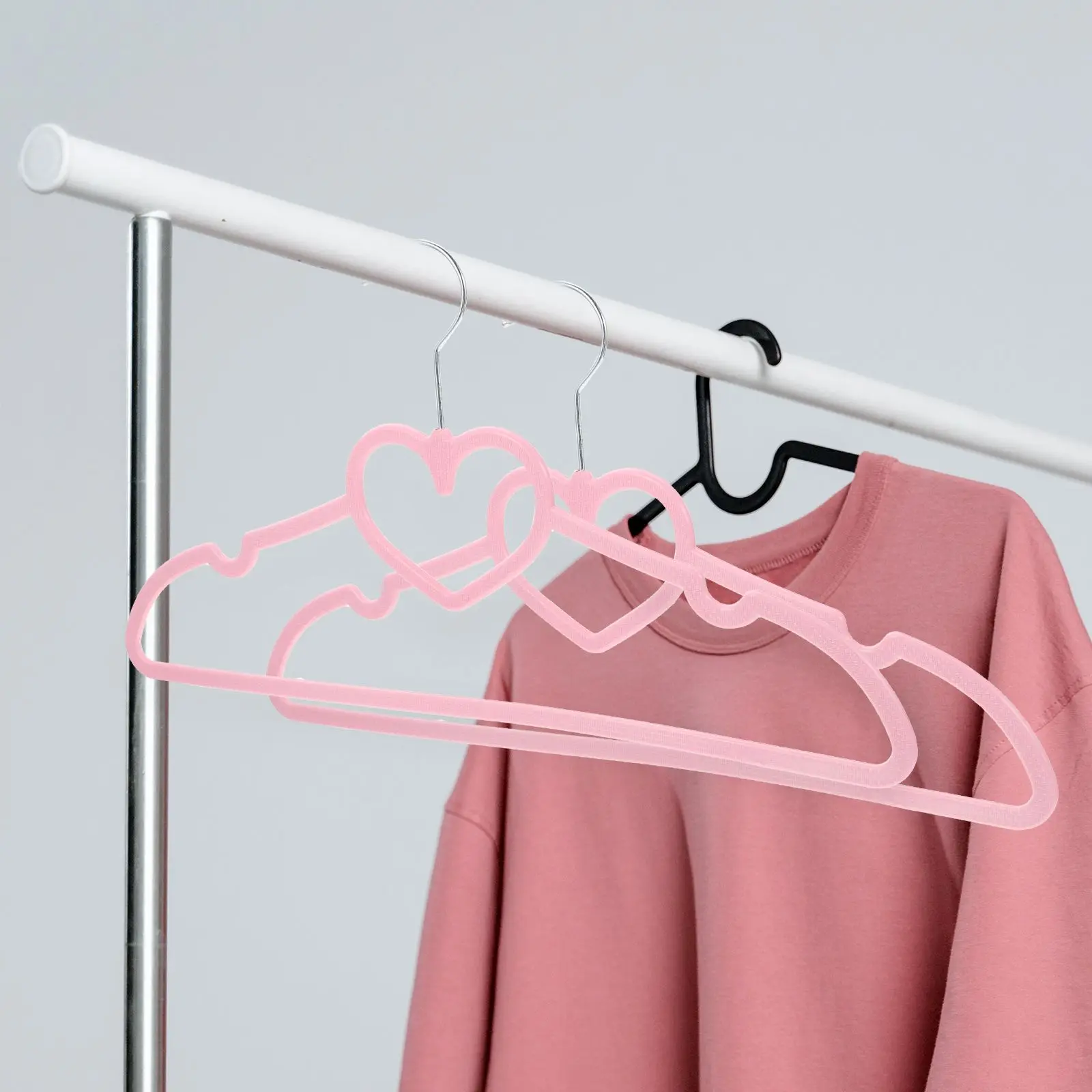 20 Pack Heart Shaped Plastic Hangers - Pink Clothes Hangers For Shirts, Coats & Everyday Wardrobe