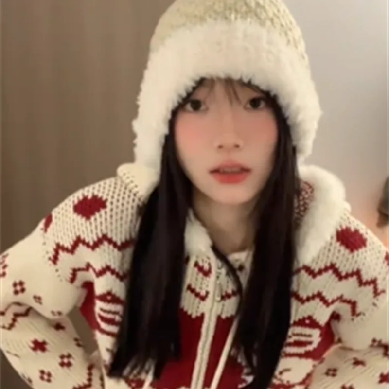 

Женский Рождественский жаккардовый свитер с капюшоном и контрастной юбкой в клетку