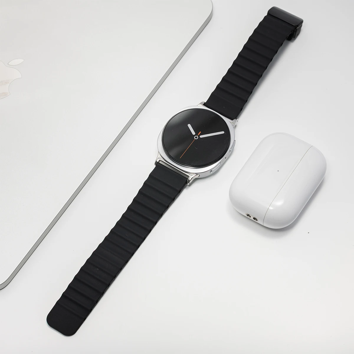 Silicone Magnetic Smartwatch Strap - Universal Fit Bracelet
