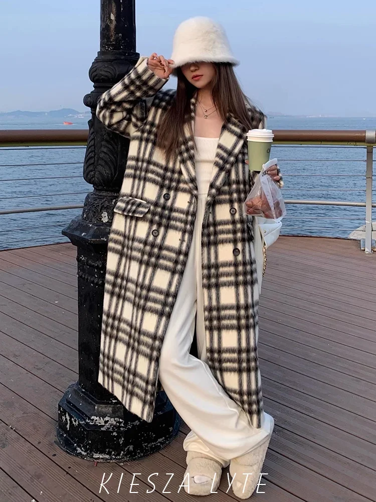 

Fashion High-Quality 2023 Korean Style Winter Black White Coffee Plaid Long Wool Blend Coats for Women Loose Woolen Overcoat