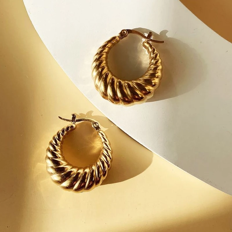 Punk PVD 18K Gold Plated Croissant Twist Chunky Huggie Hoop Earrings Stainless Steel Hammered Earring Wed Ear Jewelry Pendientes