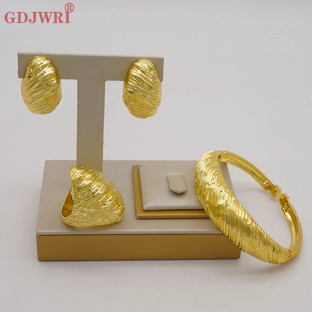 

Dubai Gold Color Plated Jewelry Simple & Elegant Earrings With Bangle Sets For Women Party Dating Banquet Wedding Banquet