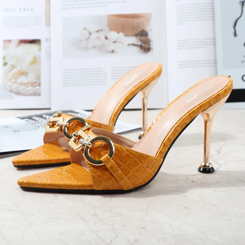 2022 Summer Women 9.5Cm High Heels Slides Mules Metal Chian Buckle Yellow Heels Slippers Designer Platform Stone Pattern Shoes