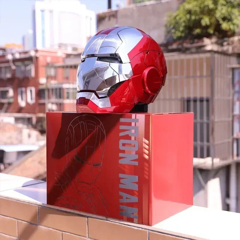 Casco Electrónico Portátil Iron-Man MK 5: Con Voz Y Control Remoto, Ojos LED Y Efectos De Sonido, Accesorio Y Figura De Superhéroe Perfectos Para Películas Y Colección De Adultos - Regalo