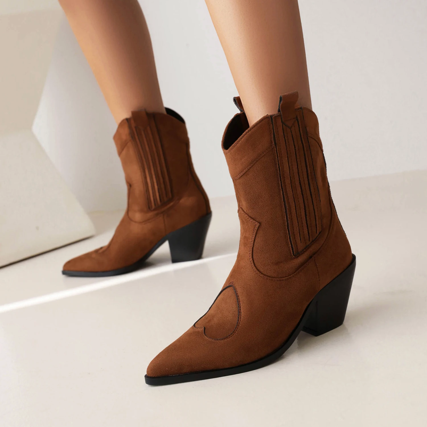 

British Suede Western Cowboy Boots Retro Pointed Square Heel Short Knight Boots Sewn Line Large Size Casual Women's Boots 34&46