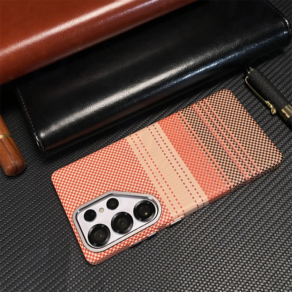 Enhanced Carbon Fibre Patterned Magnetic Slim Shockproof Cover