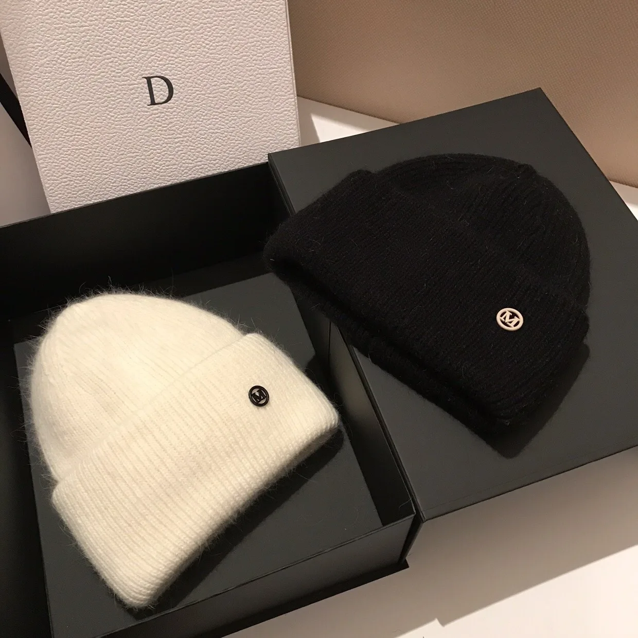 

Autumn and winter new rabbit hair knitted hat fashion version soft waxy warm ear protection wool hat Japanese ins pullover hat