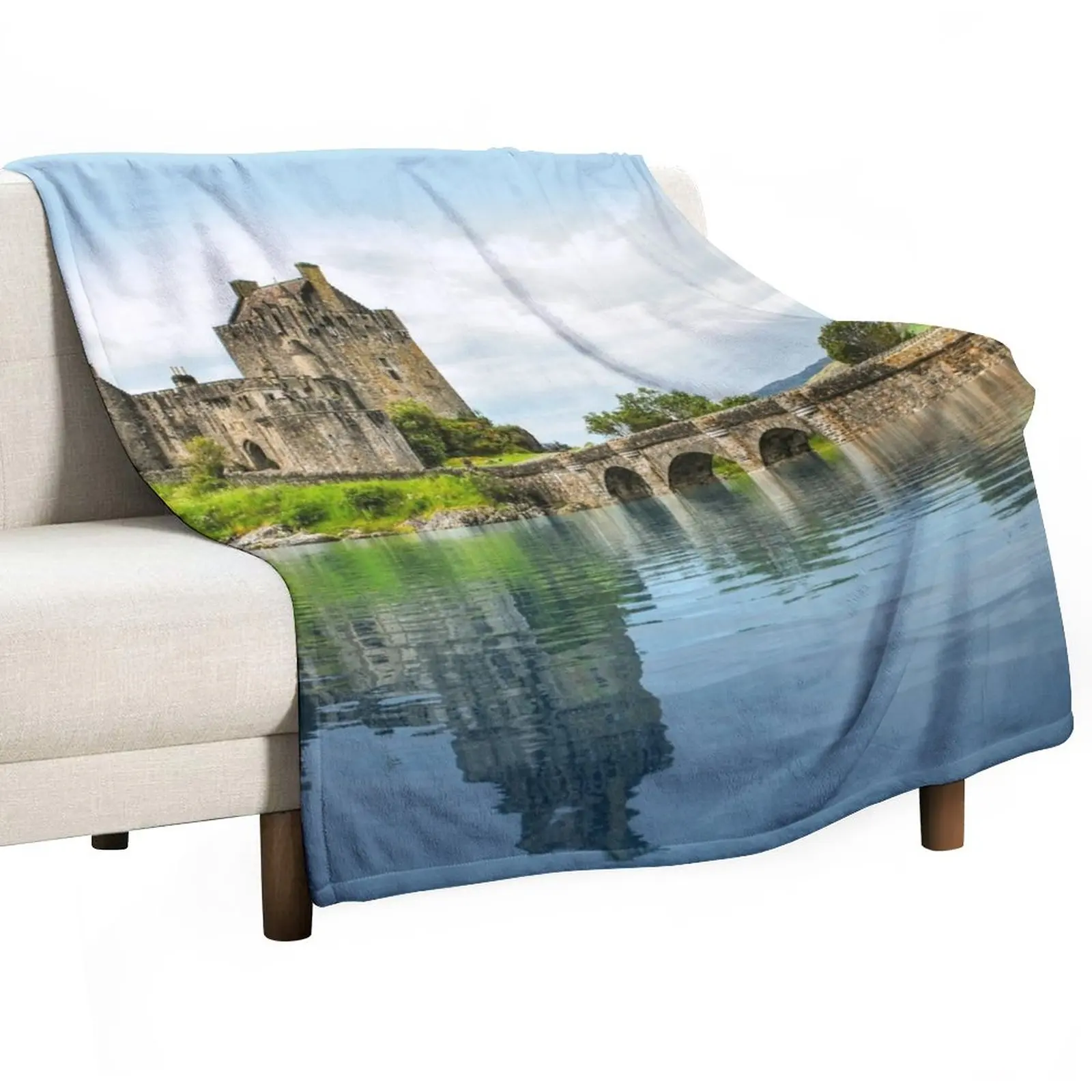 

Eilean Donan Castle Throw Blanket Furry Blanket Cute Blanket Fashion Sofa Blankets