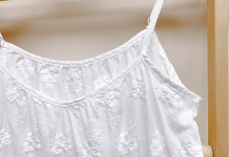 Süßes und frisches Mori-Girl-Kamisole im japanischen Stil mit Stickereien, lockeres Spitzen-Patchwork, mehrlagiges Innen-Kamisole-Oberteil – Detail 2
