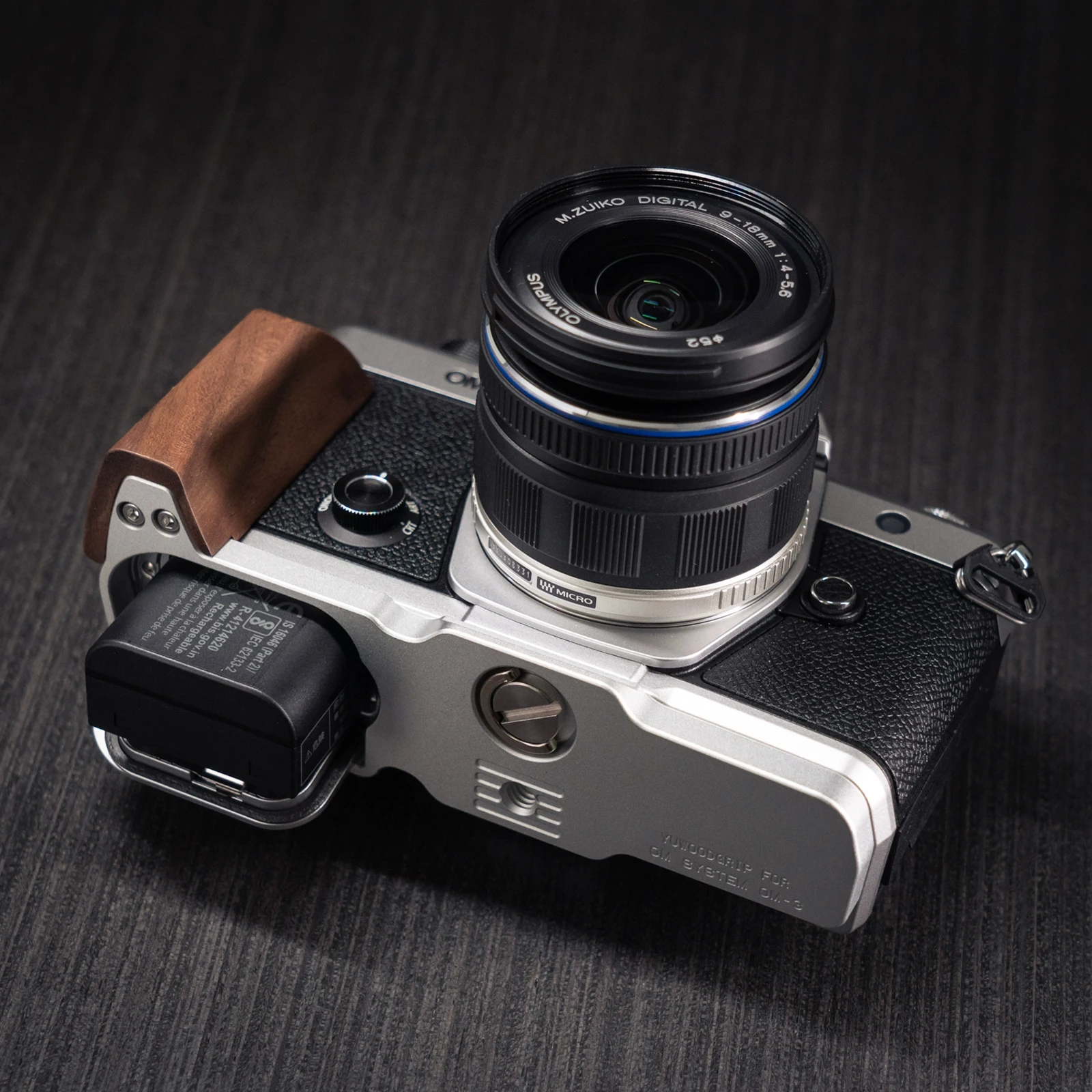 roro　OM3点 roro OM3点 OM SYSTEM OM-3 + 木製アクセサリーは自然の温もりを手