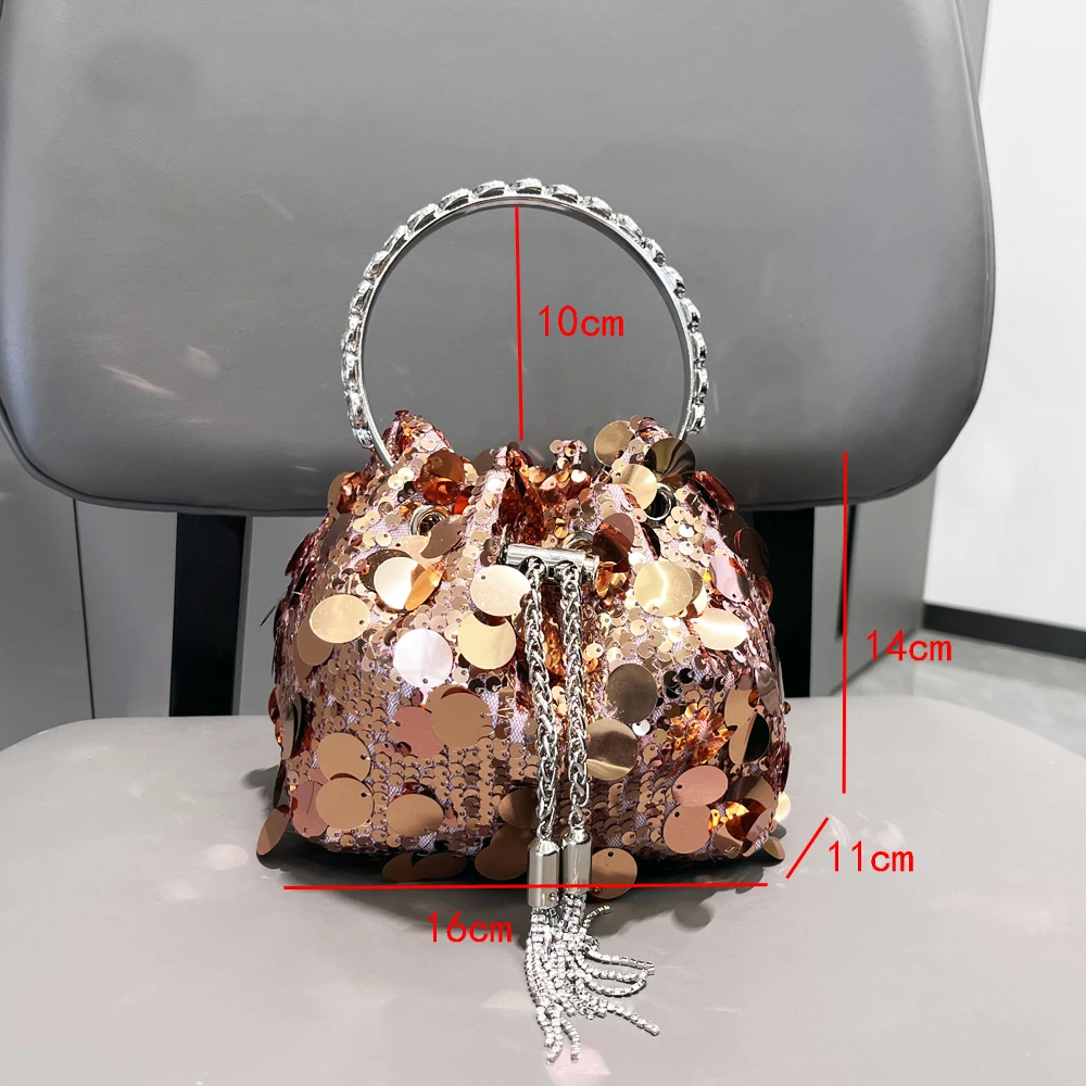 حقائب يد فاخرة مصممة للمناسبات الرسمية، بما في ذلك...