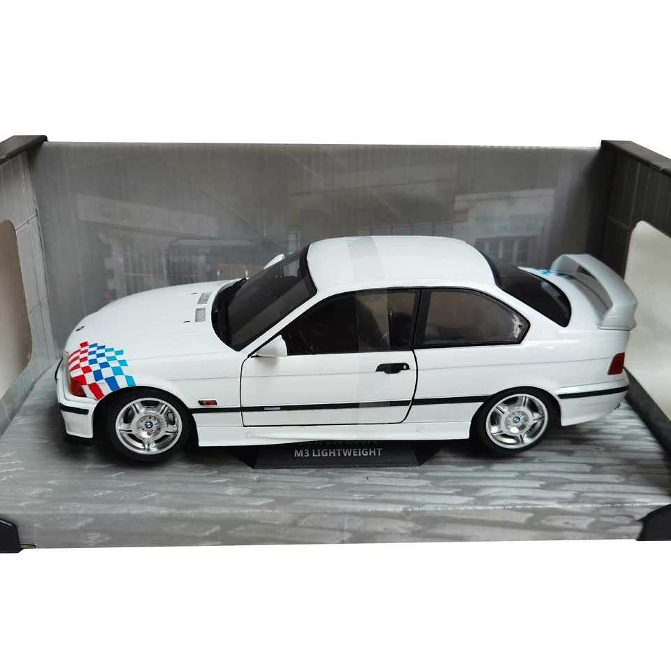 ミニカー 1/18 ソリド BMW M3 E36 クーペ 1990 (シルバー) 1/18 Solido