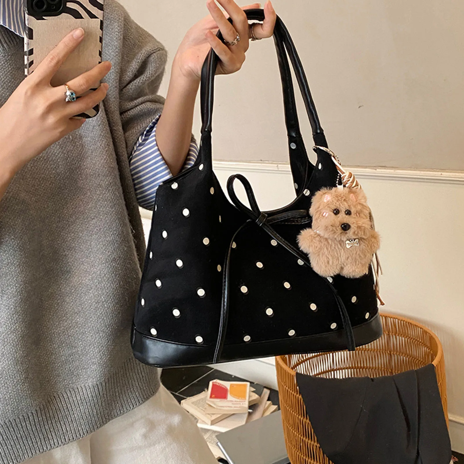 Women Faux Suede Polka Dot Print Simple Shoulder Handbag Underarm Shoulder Bag Fashion Shoulder Bag for School Work Daily Use