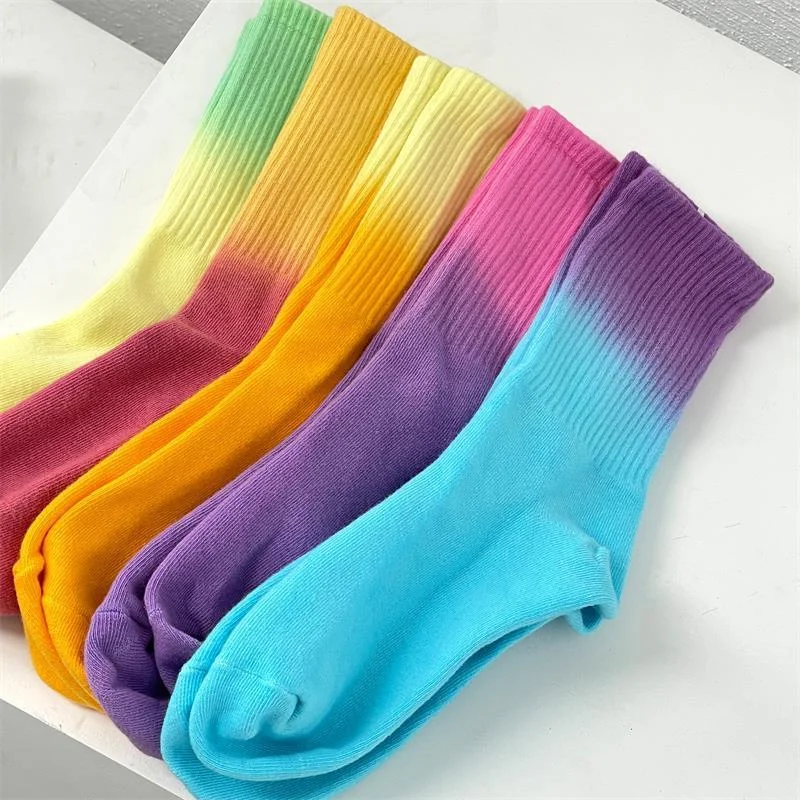 

1 Pair of Gradient Cotton Mid-tube Sports Women's Personality Ins Trend Yoga Socks All-match Candy Color Fashion Sock Luxury