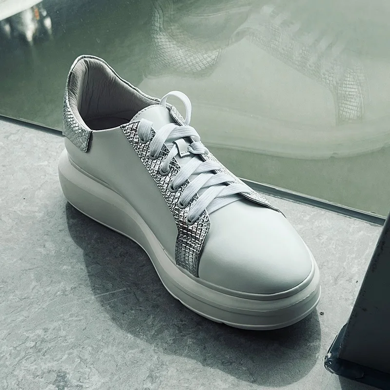 

Spring and summer new thick soled stitching high casual white shoes Versatile fashion flat bottom street leather men's shoes