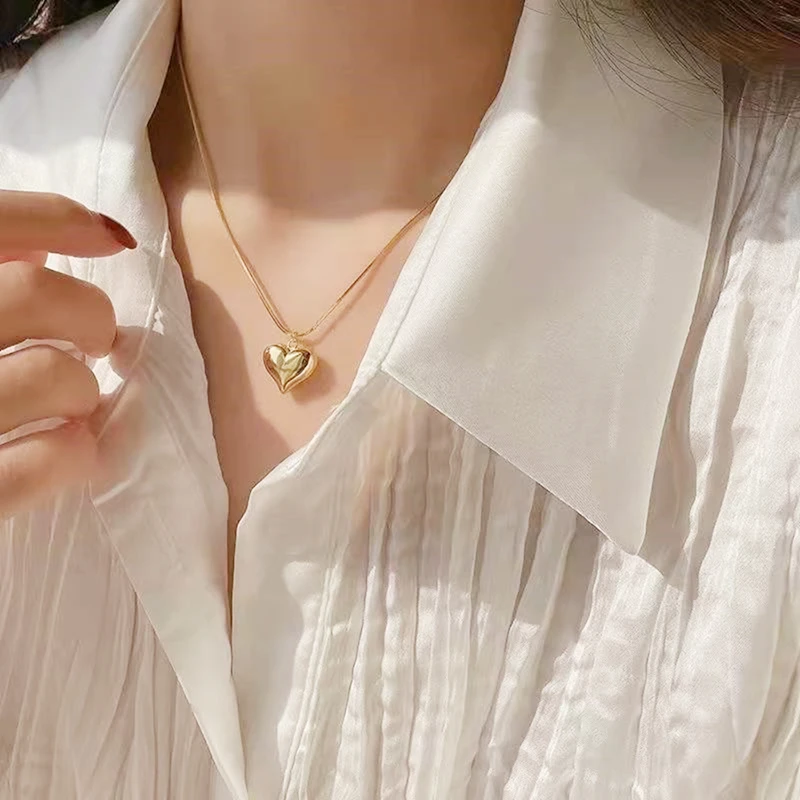 Pendant Necklace VITICEN 18k Gold Love Woman Necklace Pendant Au750 Gold Simple Women's Clavicle Chain Jewelry Accessories Valentine's Day Gift