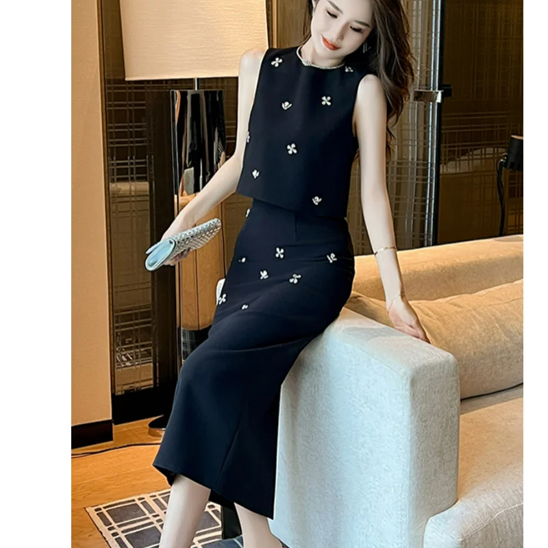 Women 2 Pieces Skirts Outfits Elegant Fashionable Simple Black Diamond Flowers Vest Tank Short Crop Tops Slit Women Skirt Sets