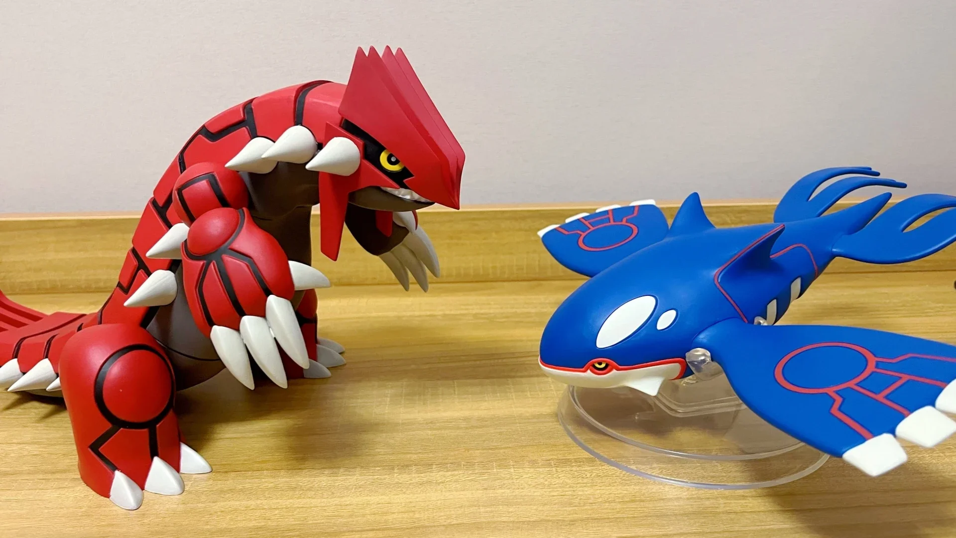 Original Bandai Kyogre Groudon Rayquaza Figure Scale World