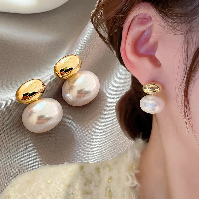 

Exquisite Oval Pearl Metal Stud Earrings 2023 Trendy Temperament Korean Fashion Earrings for Women