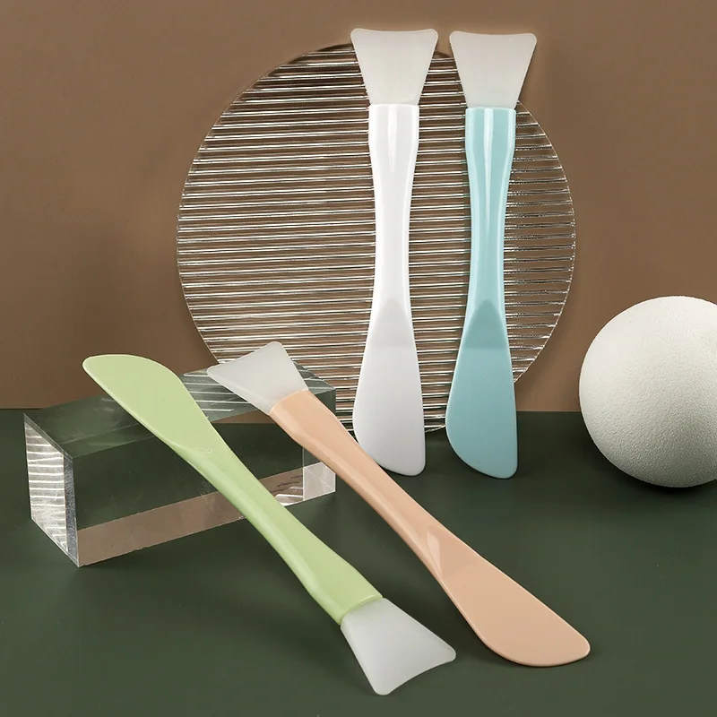 

Knife Type Silicone Soft Head WomenCosmetic Spatula Curved Scoop Makeup Mask Cream Spoon Eye Cream Stick Make Up Face BeautyTool