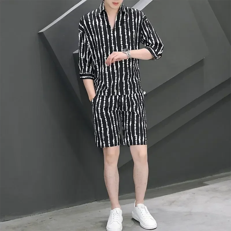 thumbnail image 1 of Sudaderas, camisetas, pantalones cortos, trajes para hombre, chándal de nailon, conjunto de chándal con estampado de rayas, conjunto de dos piezas coreano con gráfico, talla XL, 1 of 5