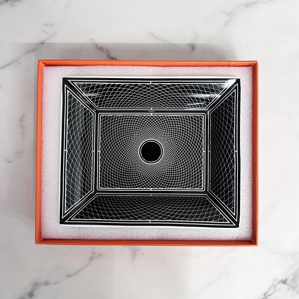 

Luxury Ceramic Decorative Jewelry Dish, Porcelain Plate, Recommended Home Decoration Plate With Gift Box For Birthday Wedding