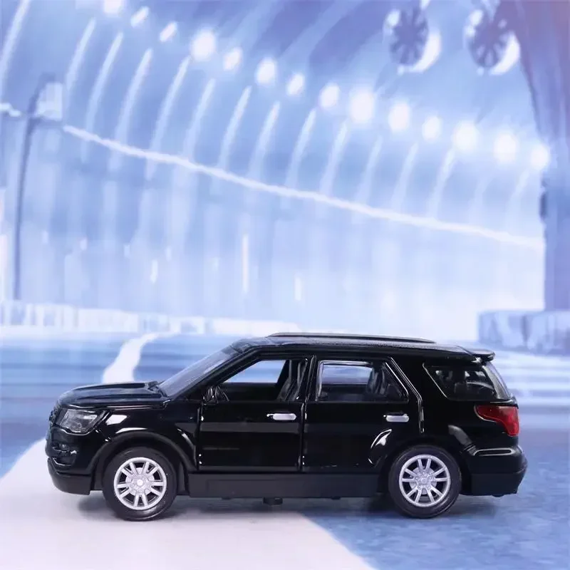 1:36 Explorer High Simulation Diecast Metal Alloy Model Car