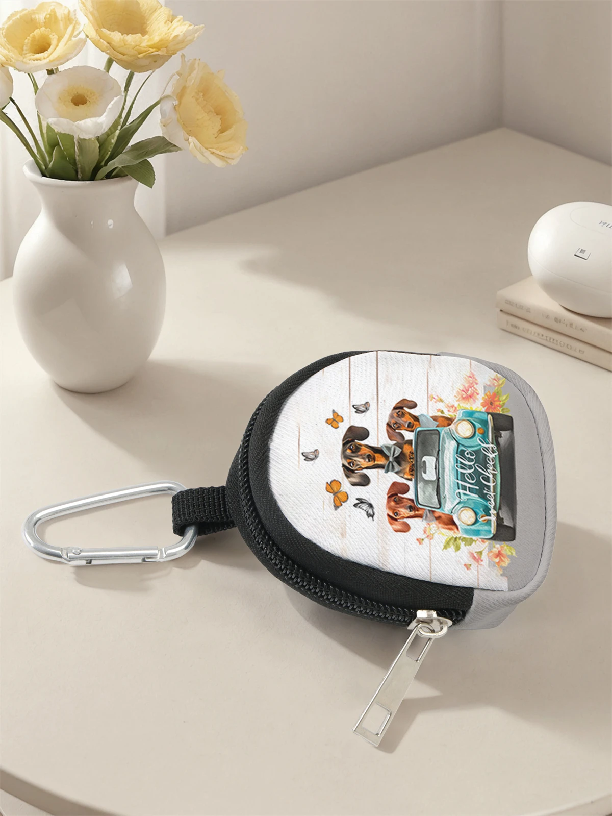 Dog pattern printed mini wallet, zipper change bag with hook clip, headphone key bag, suitable for men and women