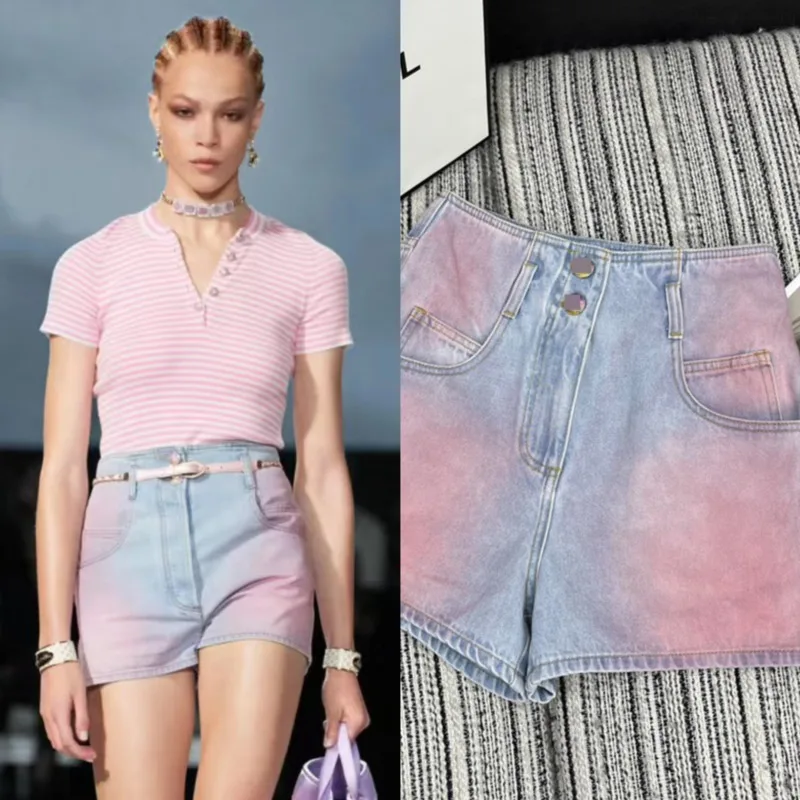 

2024 Spring New Fashion Show Gradient Rouge Denim Shorts For Women Luxury Designer Washed Jeans Lady's Trendy Commuting Pants