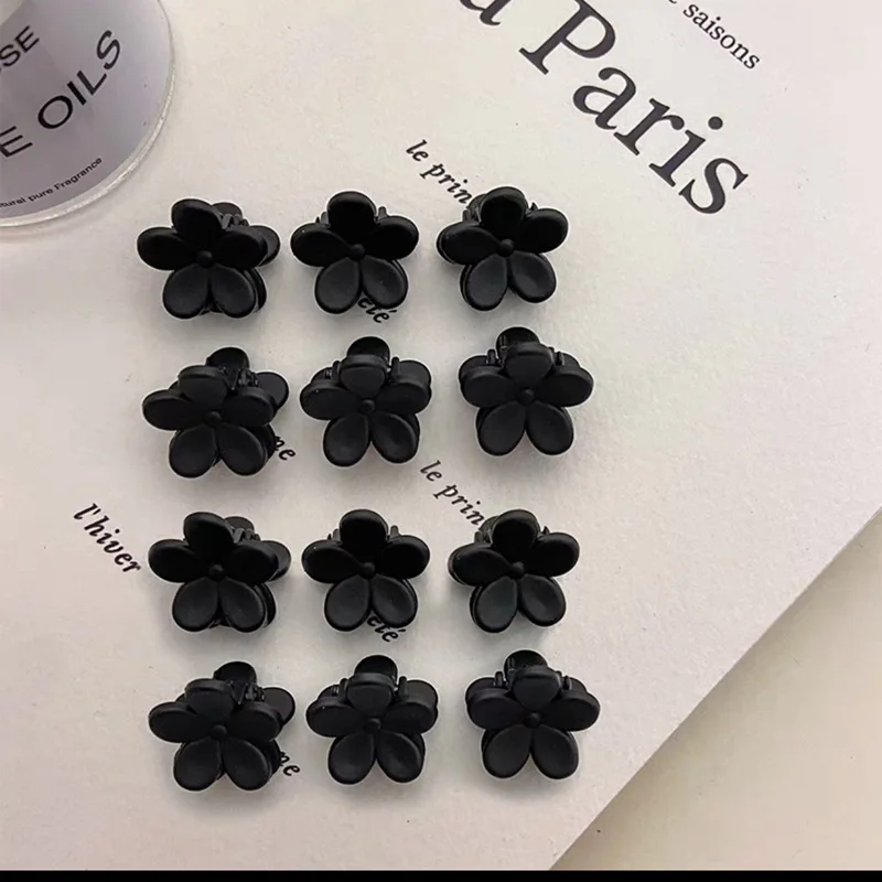 12 pcs Black flower