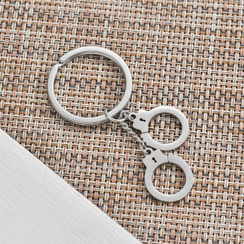 Simulierte Handschellen aus Edelstahl, Schlüsselanhänger, Auto-Taille, hängende Schlüsselanhänger, Zubehör, kreative Geschenke, personalisierbar