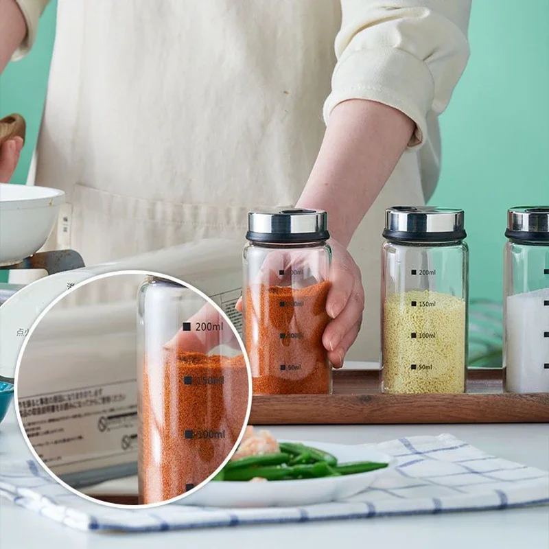 Seasoning Jar Salt Shaker Spices Bottle Salt Pepper Shakers 150/200/300/450ml High Borosilicate Glass Seasoning Jar Pepper Spice Shaker Kitchen Salt Sesame Solid Condiment Dispenser
