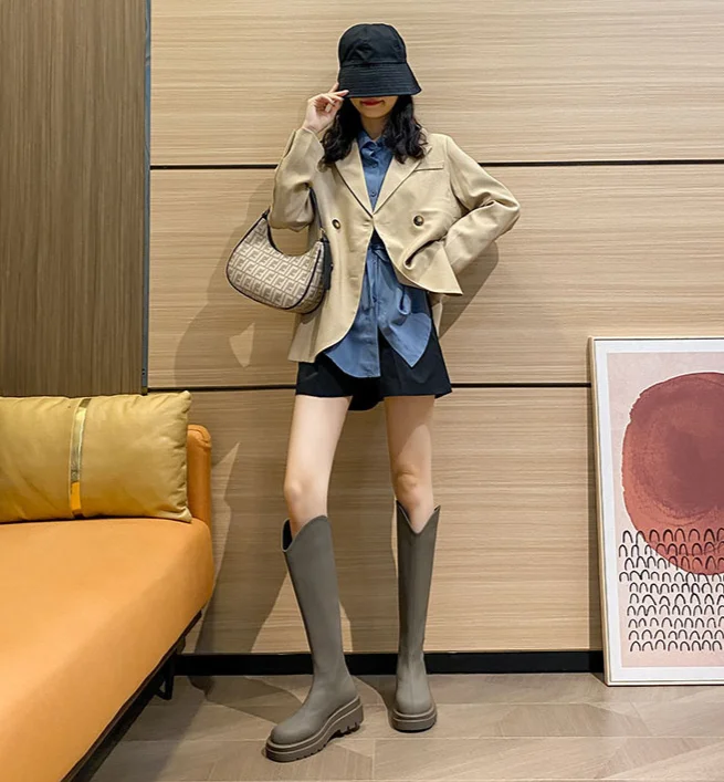 Lange Beine und mollige, neue MM2024-Ritterstiefel mit mattem Finish, nicht über das Knie reichende, warme Damenstiefel mit V-Ausschnitt und dicker Sohle_voghion.com