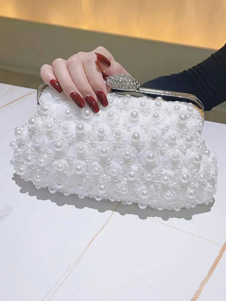 Borsa a tracolla con catena di perle con fiori ricamati retrò Borse con dolly di piccole perle per la borsa da sera in raso con pochette per la borsa da damigella d'onore