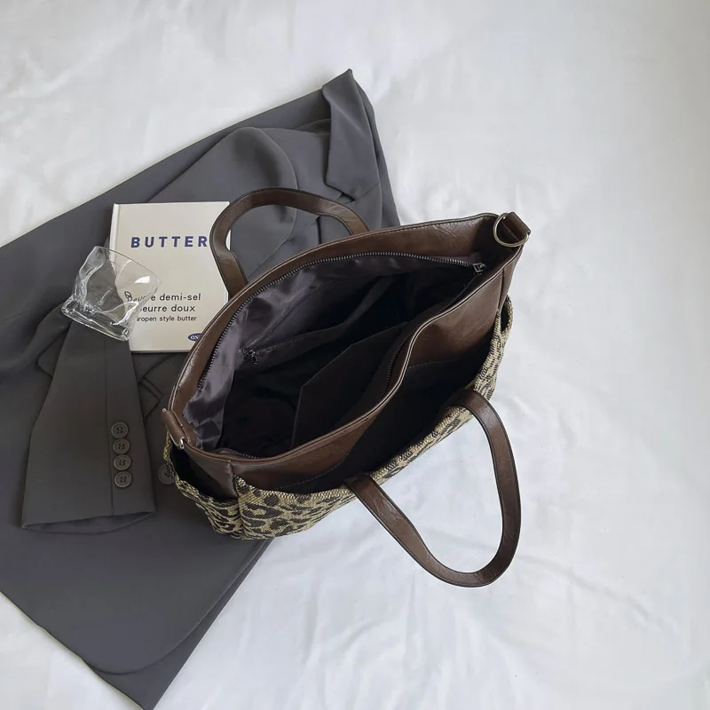 حقيبة شطبة ذات سعة كبيرة بطباعة الفهد الرجعية حقيب...