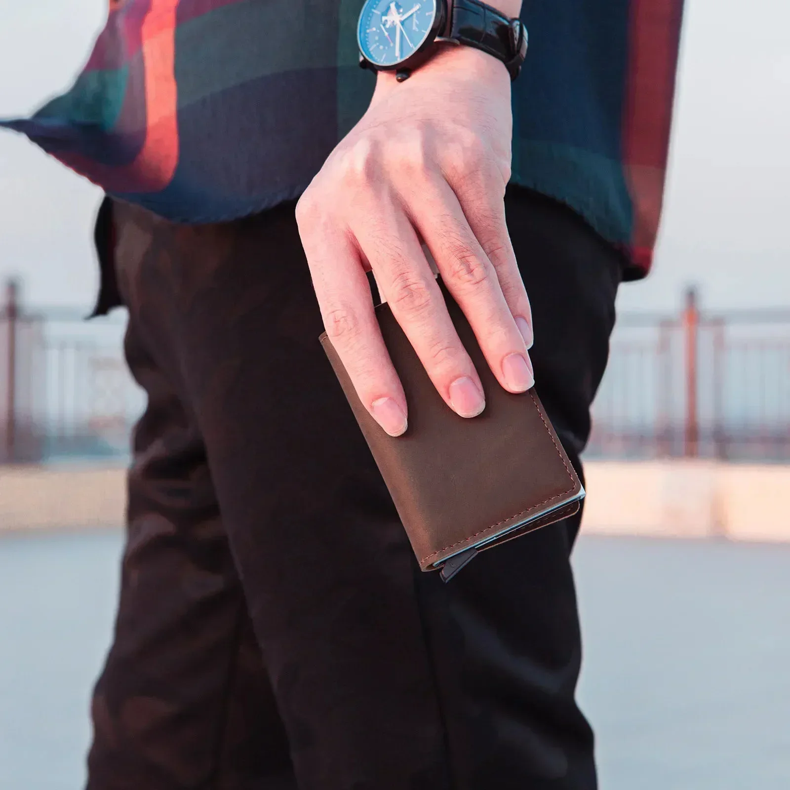 Carbon Fiber Credit Card Holder Wallet for Men RFID Smart Metal Thin Slim Pop Up Minimalist Small Black Purse Metal Case