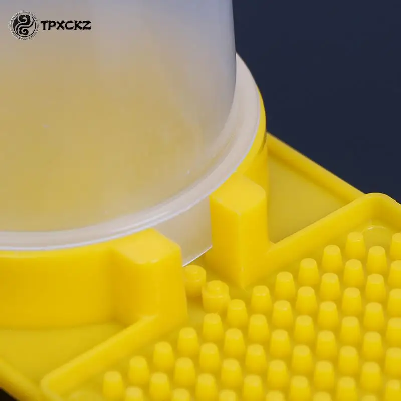 1PCS Beekeeping Feeder Honey Bee Feeders Drinking Water Waterer Watering Bees Tools Supplies Feeding Drinker Plastic Tool