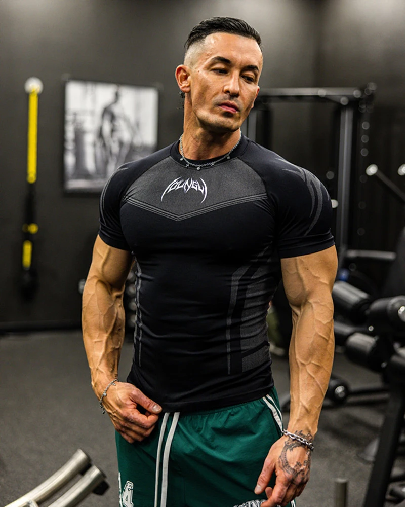 Summer fitness exercise men's short sleeved T-shirt slim fit breathable suitable fitness running training cycling